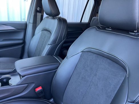 New 2025 Jeep Grand Cherokee L Altitude image 26