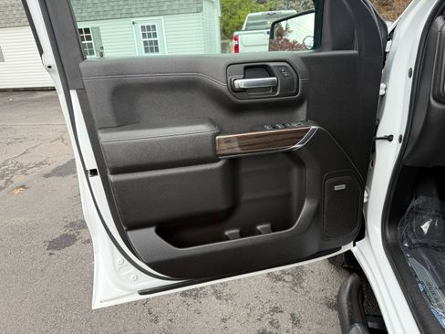 Used 2019 Chevrolet Silverado 1500 LT Trail Boss image 15