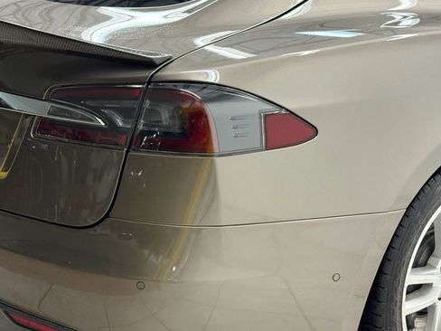 Used 2015 Tesla Model S 70D image 10