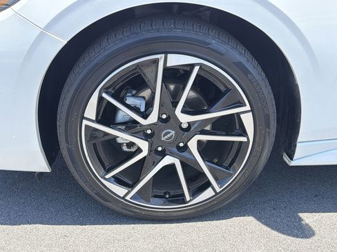 Used 2025 Nissan Sentra SR image 30