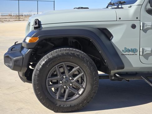 Used 2024 Jeep Wrangler Sport S image 9