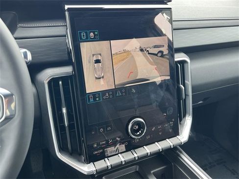 New 2025 GMC Acadia Elevation image 18