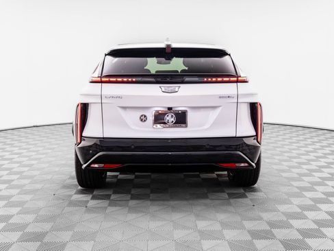 Used 2025 Cadillac Lyriq Sport AWD/4WD image 8