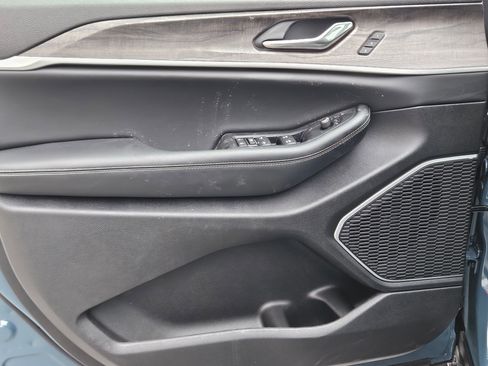 New 2026 Jeep Grand Cherokee Limited image 16