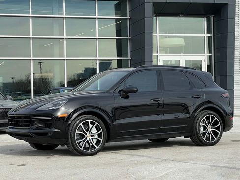 Used 2021 Porsche Cayenne Turbo image 10