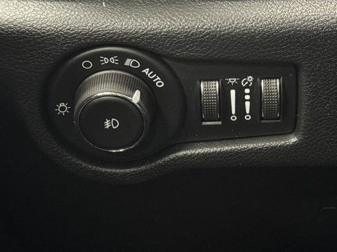 New 2026 Chrysler Pacifica Select image 25