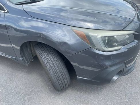 Used 2019 Subaru Outback 2.5i Premium AWD/4WD image 3