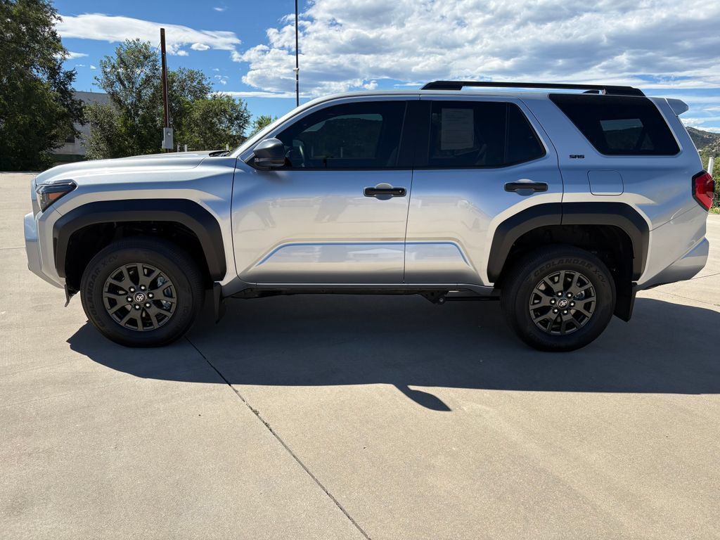 Used 2026 Toyota 4Runner SR5 AWD/4WD image 6