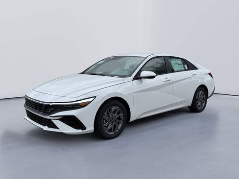 New 2026 Hyundai Elantra Blue image 7