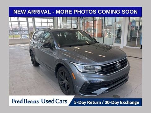 Used 2024 Volkswagen Tiguan SE R-Line image 1