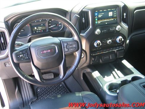 Used 2021 GMC Sierra 1500 AT4 w/ AT4 Premium Package AWD/4WD image 7