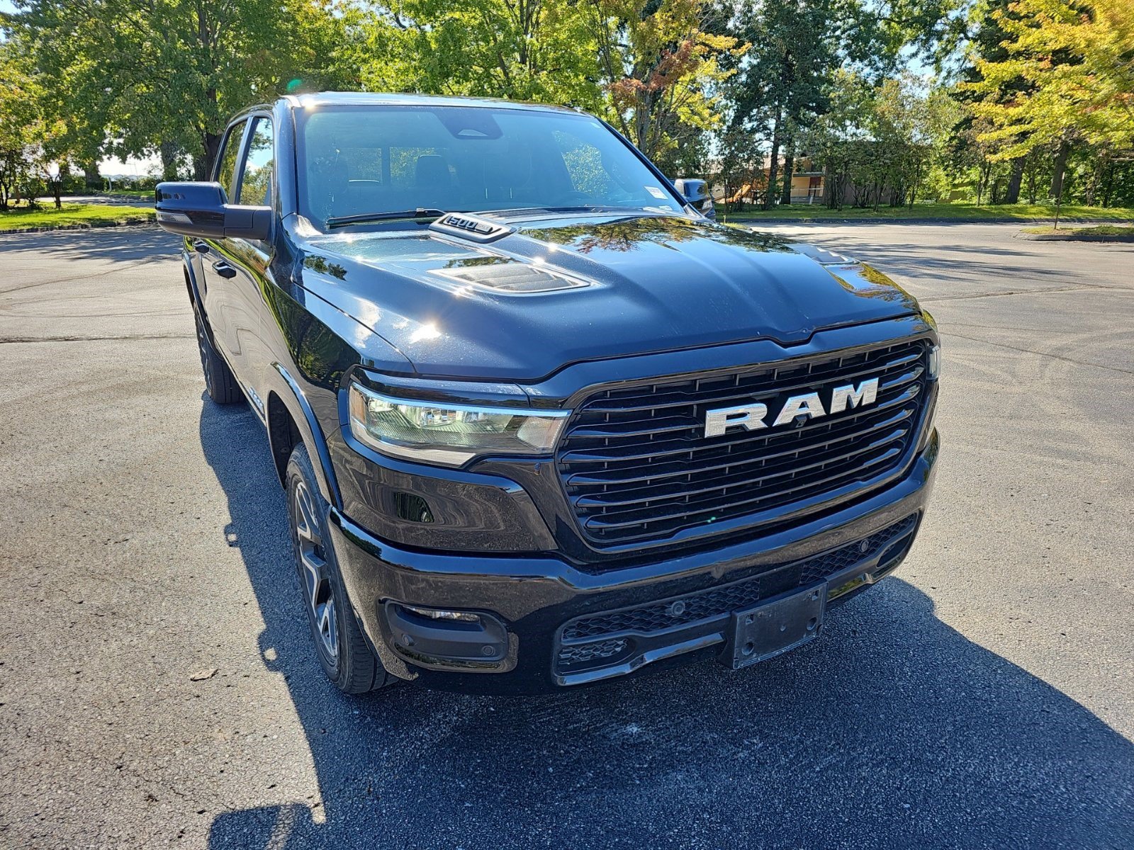 Used 2025 RAM 1500 Laramie w/ Sport Appearance Package AWD/4WD image 8