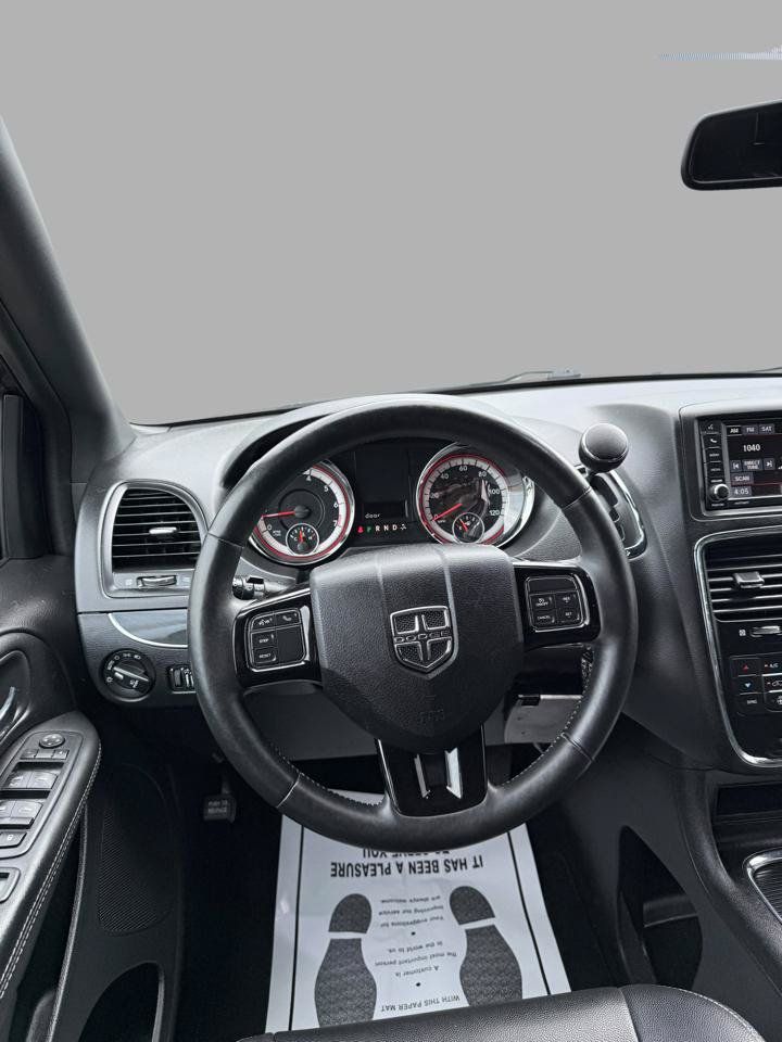 Used 2017 Dodge Grand Caravan SXT w/ Driver Convenience Group FWD image 24