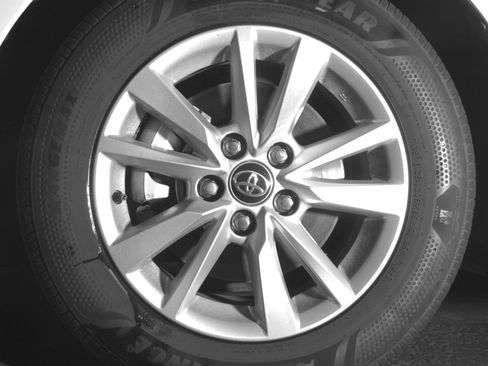 Used 2025 Toyota Camry LE image 12