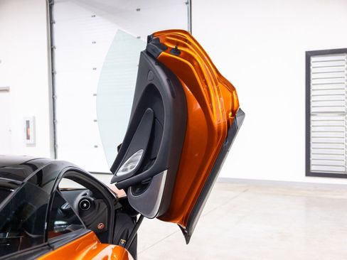 Used 2023 McLaren GT RWD image 26