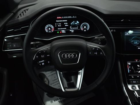 Used 2025 Audi Q8 Premium AWD/4WD image 16
