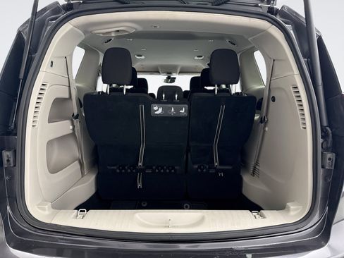 Used 2021 Chrysler Pacifica Touring w/ Cold Weather Group image 19