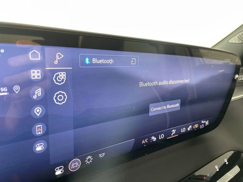 New 2025 Buick Enclave Preferred w/ Power Package image 13