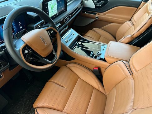 New 2026 Lincoln Aviator Black Label w/ Black Label Special Edition AWD/4WD image 9