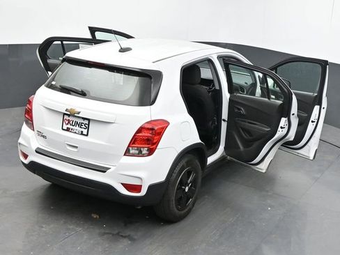 Used 2020 Chevrolet Trax LS FWD image 44