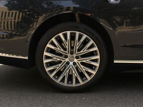 Used 2019 Audi A8 L 3.0T image 5