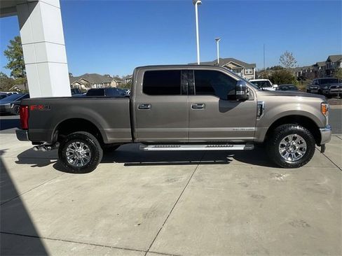 Used 2019 Ford F350 Lariat w/ Chrome Package image 5