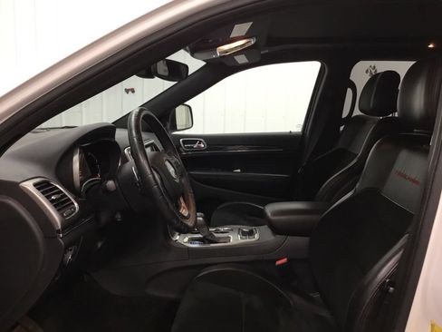 Used 2017 Jeep Grand Cherokee Trailhawk w/ Trailhawk Luxury Group AWD/4WD image 5