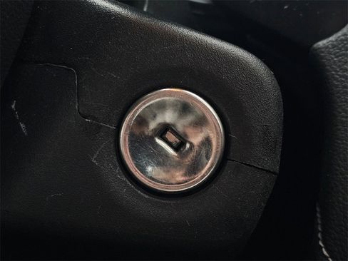 Used 2015 GMC Canyon SLE w/ SLE Convenience Package image 36