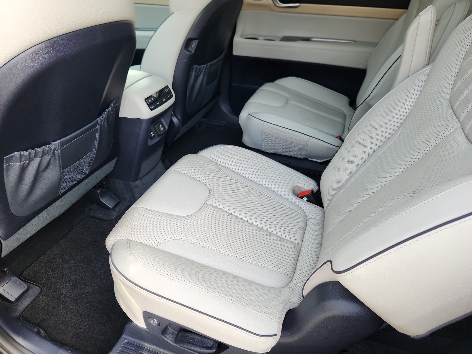 Used 2023 Hyundai Palisade Limited AWD/4WD image 11