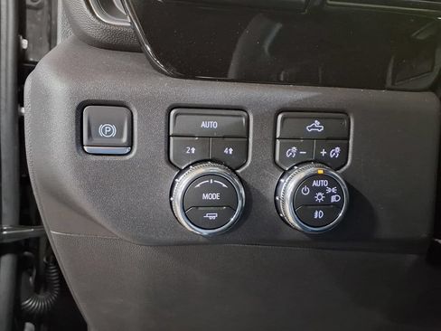 New 2026 GMC Sierra 1500 Elevation w/ LPO, GMC Protection Package AWD/4WD image 16