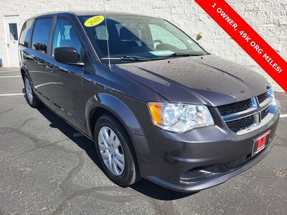 Used 2018 Dodge Grand Caravan SE w/ UConnect Hands-Free Group