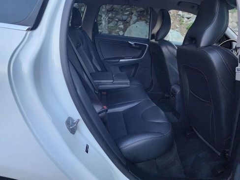 Used 2017 Volvo XC60 T6 Dynamic w/ Climate Package image 23