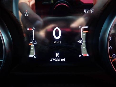 Used 2023 Jeep Wrangler Unlimited Rubicon w/ Cold Weather Group AWD/4WD image 24