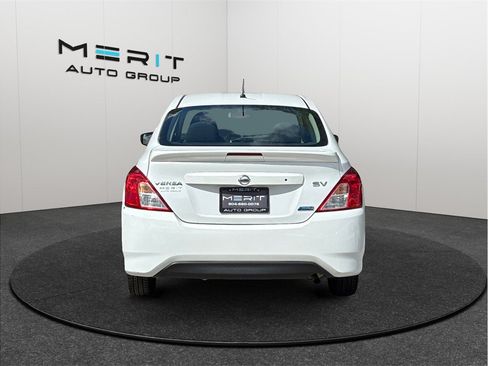 Used 2016 Nissan Versa SV FWD image 8