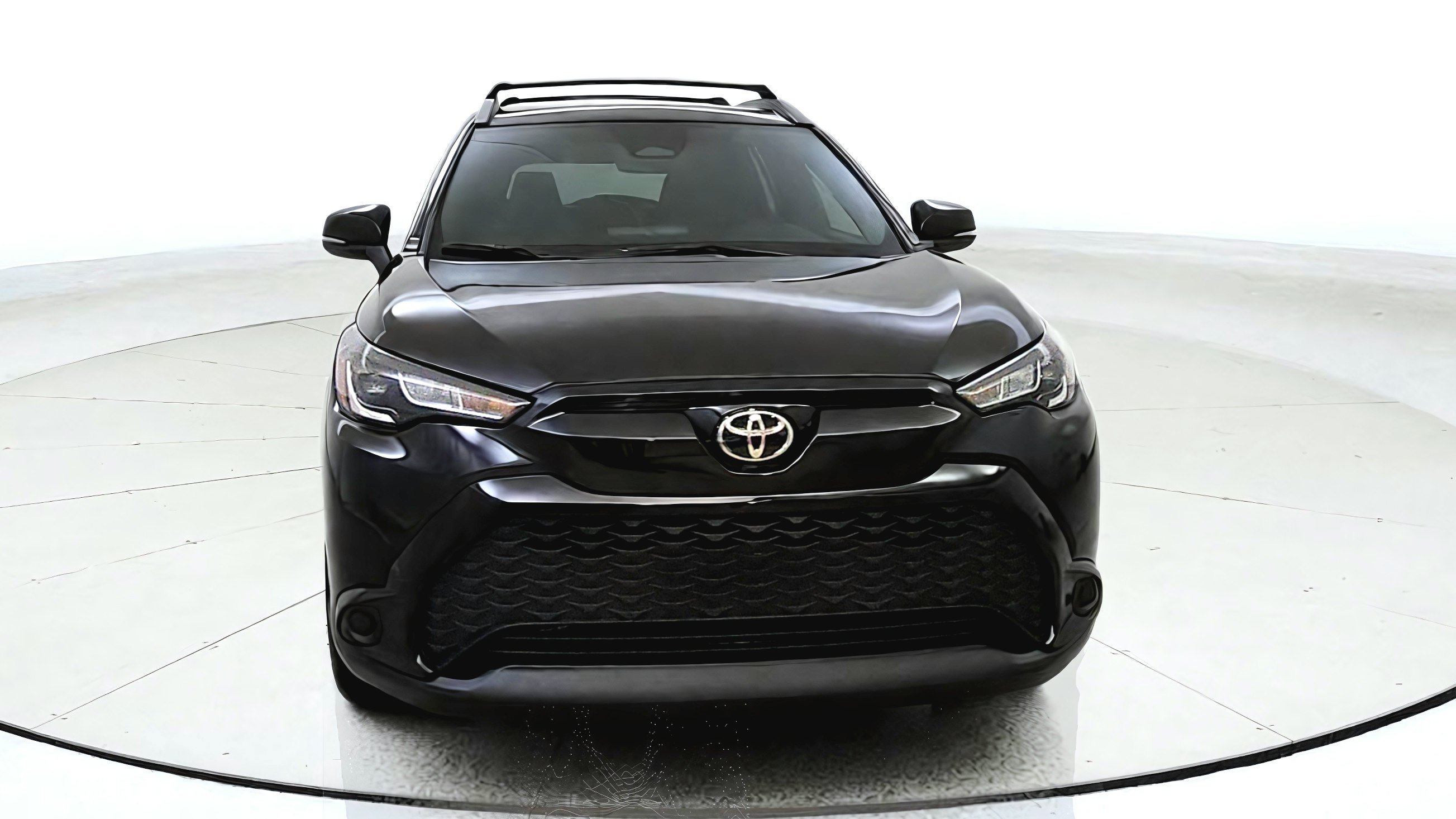 Used 2024 Toyota Corolla Cross AWD Hybrid image 2