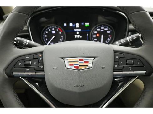 Used 2024 Cadillac XT6 Premium Luxury w/ Technology Package image 12