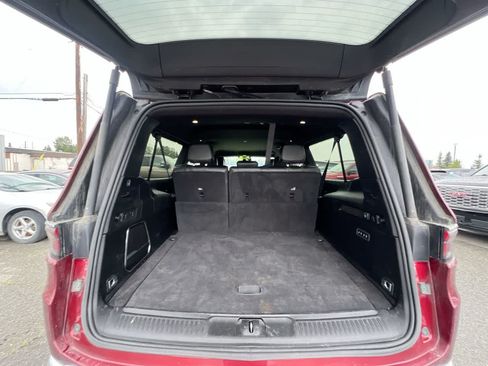 Used 2024 Jeep Wagoneer L Series II w/ Flexible Seating Group AWD/4WD image 26