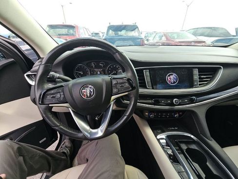 Used 2023 Buick Enclave Essence w/ Experience Buick Package FWD image 5