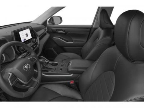 Used 2023 Toyota Highlander XLE FWD image 11