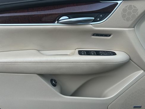 Used 2018 Cadillac XT5 Luxury w/ Driver Awareness Package image 45