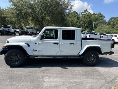 New 2025 Jeep Gladiator Sport