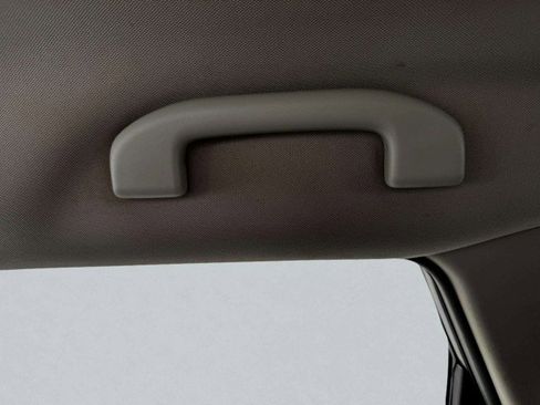 Used 2015 Nissan Rogue SV image 38