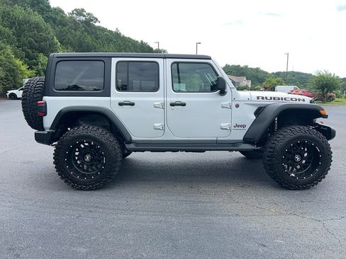 Used 2024 Jeep Wrangler Unlimited Rubicon w/ Convenience Group AWD/4WD image 4