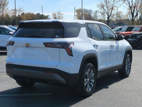 New 2026 Chevrolet Equinox LT FWD image 10