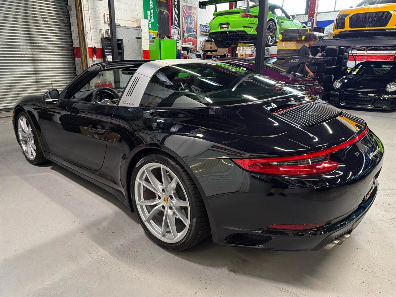 Used 2017 Porsche 911 Targa 4S AWD/4WD image 9