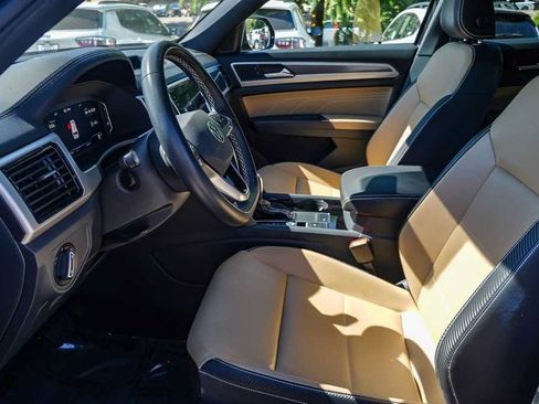 Used 2023 Volkswagen Atlas Cross Sport SE w/ Panoramic Sunroof Package FWD image 20