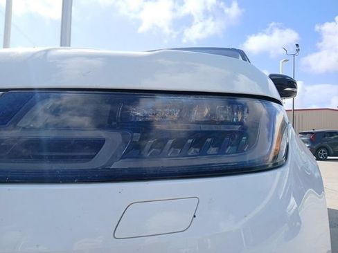 Used 2018 Land Rover Range Rover Sport HSE AWD/4WD image 4