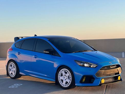 Used 2018 Ford Focus RS AWD/4WD image 19