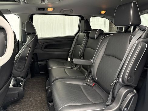 Used 2023 Honda Odyssey Elite image 16