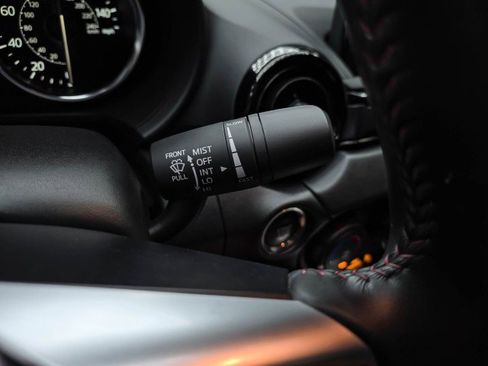 Used 2019 MAZDA MX-5 Miata Club RWD image 19